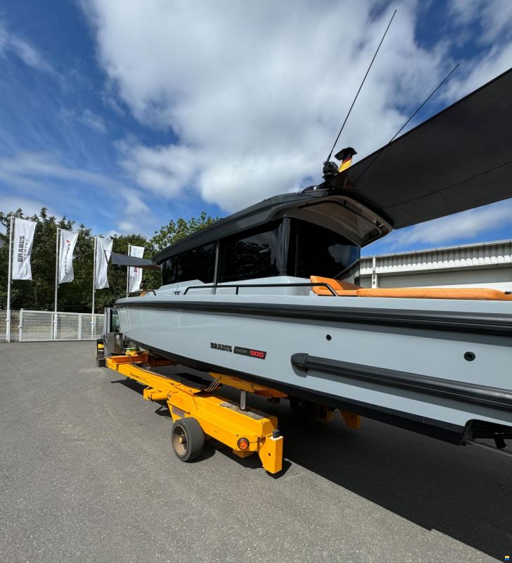 Brabus Shadow 900 Cross Cabin