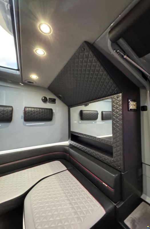 Brabus Shadow 900 Cross Cabin