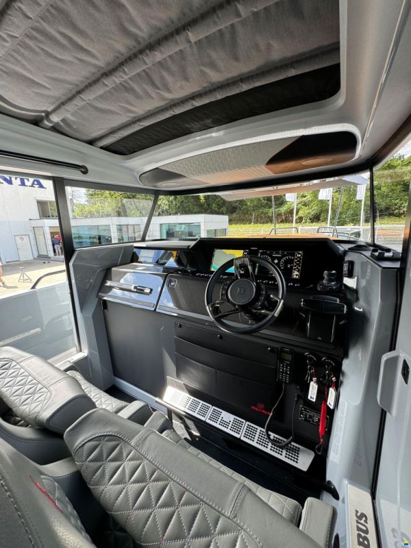 Brabus Shadow 900 Cross Cabin