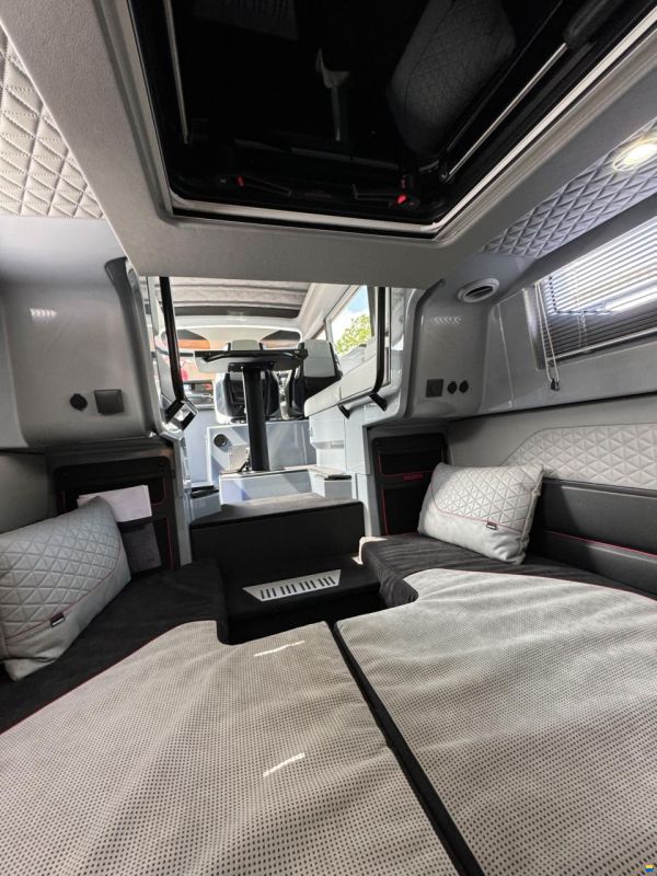 Brabus Shadow 900 Cross Cabin