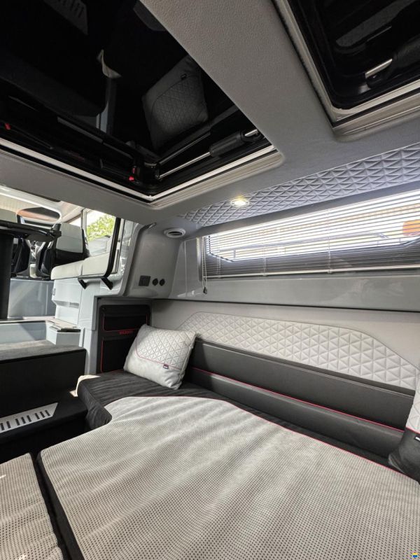 Brabus Shadow 900 Cross Cabin