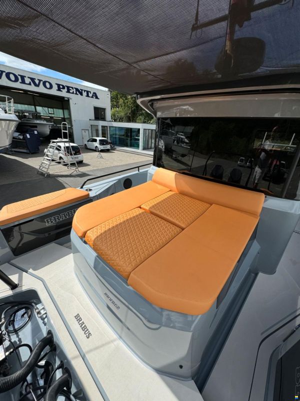 Brabus Shadow 900 Cross Cabin