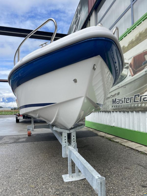 Ranieri Boat Shark 17
