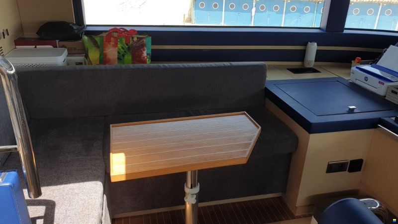 Benetti Delfino 93