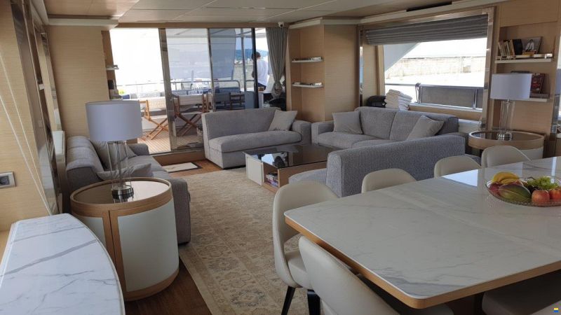 Benetti Delfino 93