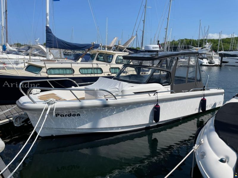 Nimbus T8 T-Top Mercury V6 200 PS