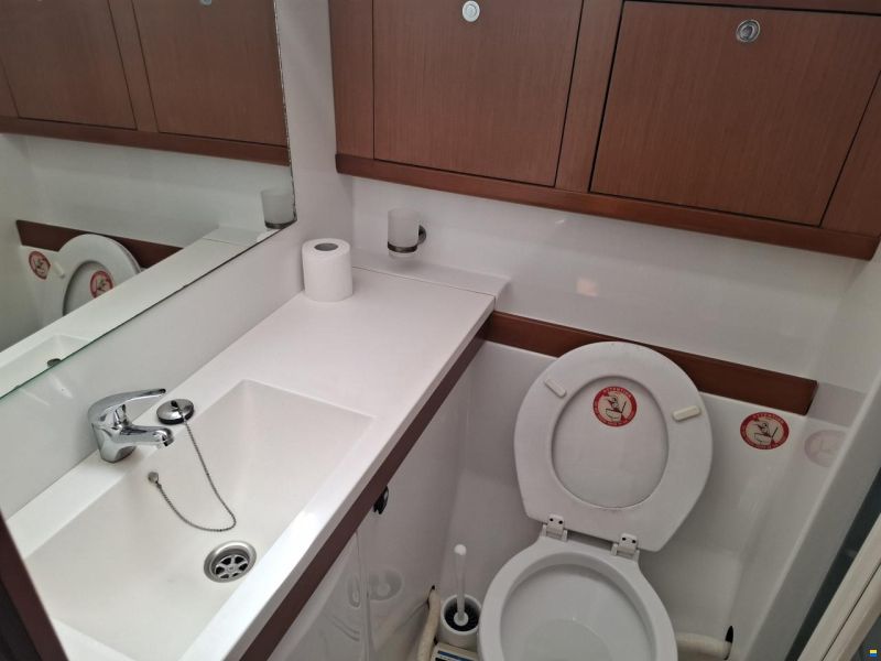 Beneteau Oceanis 54
