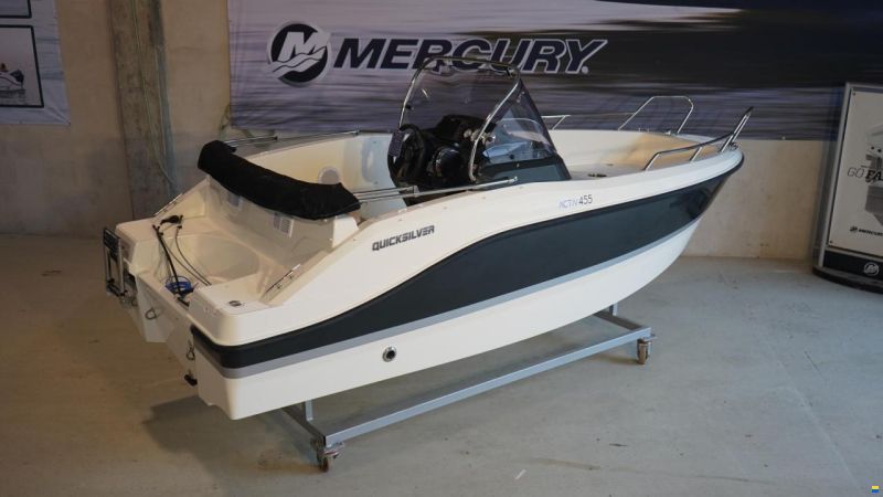 Quicksilver Activ 455 Open