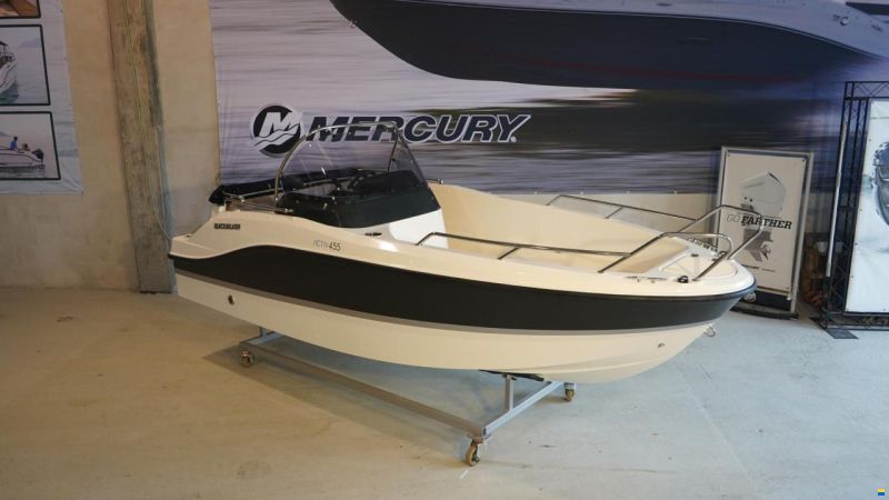 Quicksilver Activ 455 Open