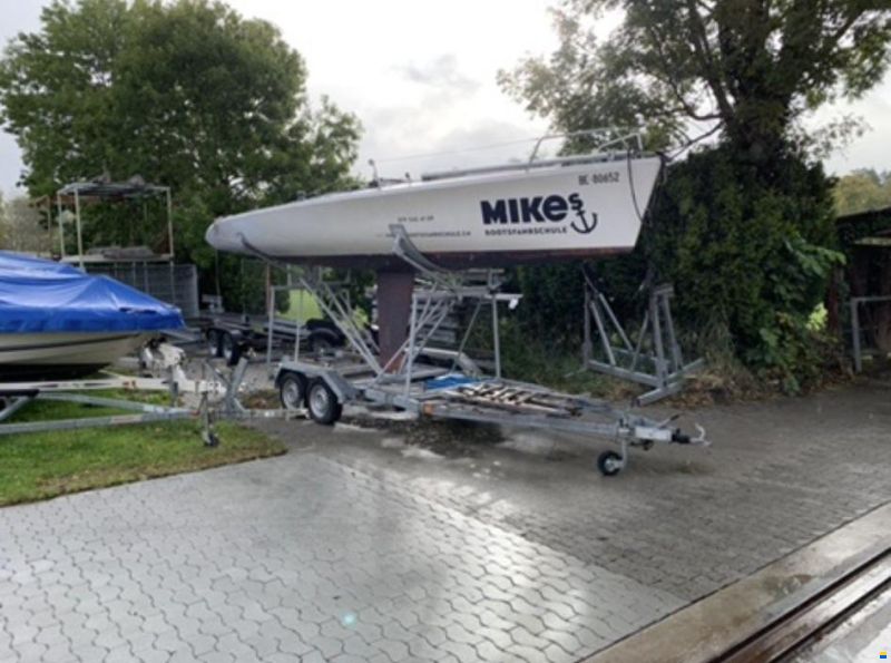 Maxi Dolphin Joker mit Strassentrailer