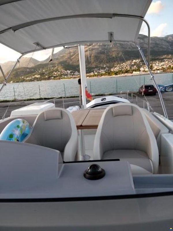 Beneteau Swift Trawler 44