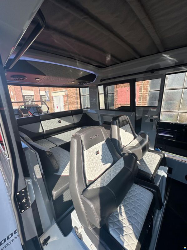 Brabus Shadow 900 Cross Cabin