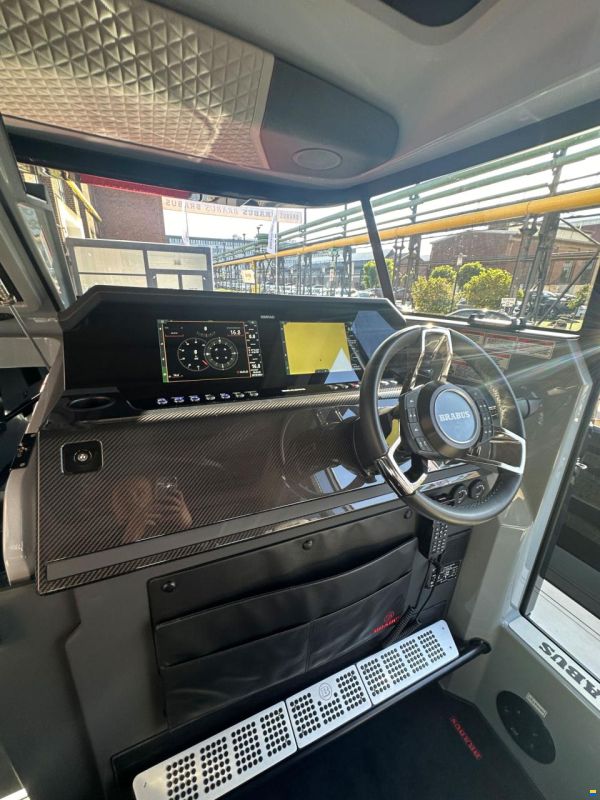 Brabus Shadow 900 Cross Cabin