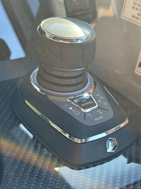 Brabus Shadow 900 Cross Cabin