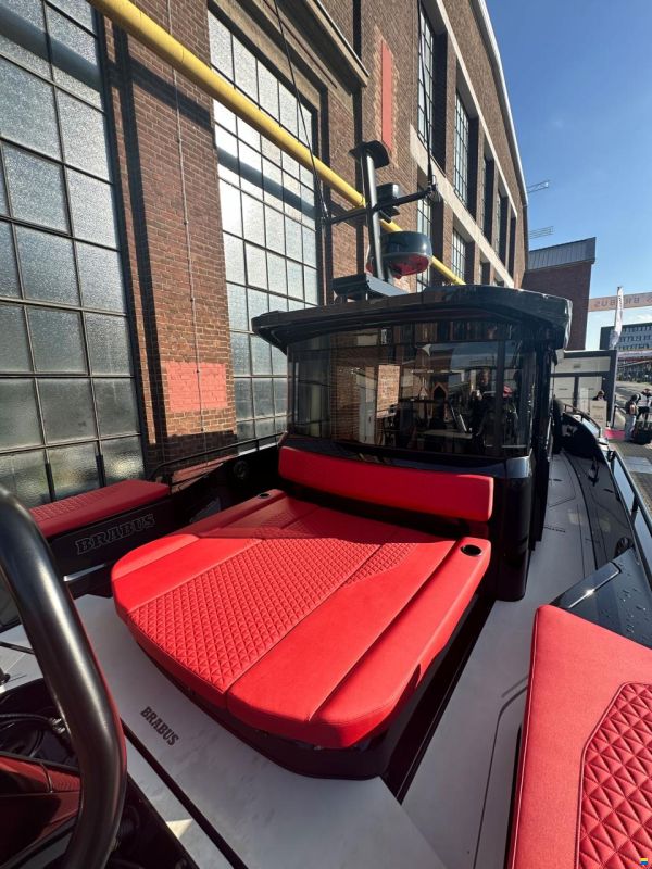 Brabus Shadow 900 Cross Cabin