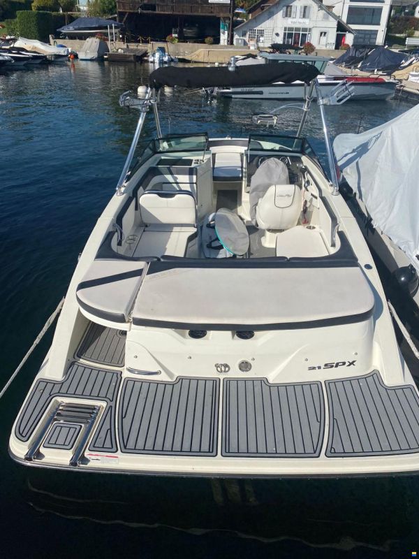 Sea Ray SPX 210