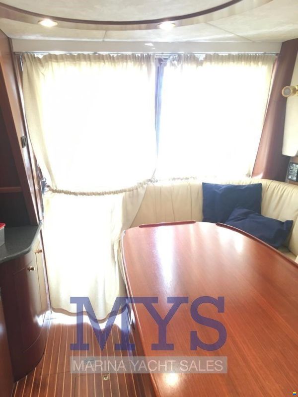 Galeon 330 Fly