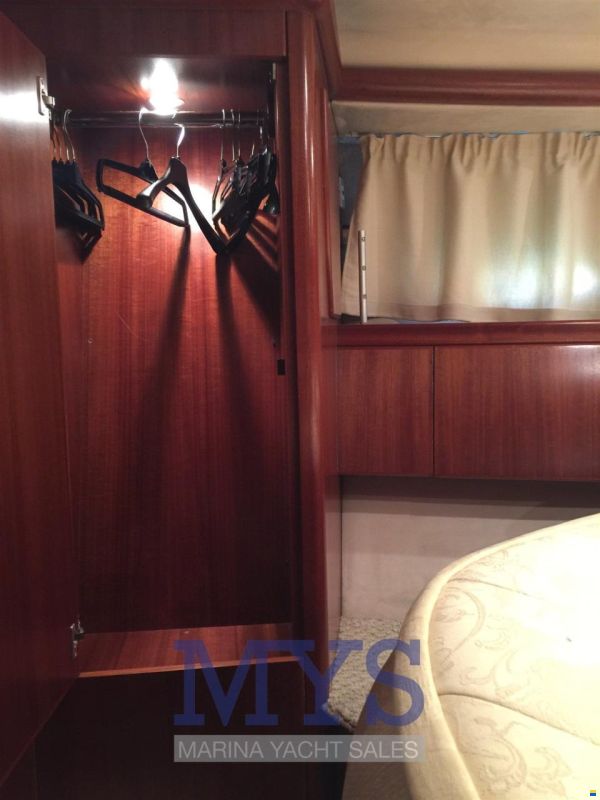 Galeon 330 Fly