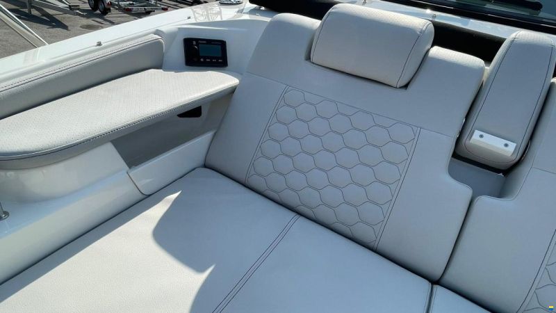 Sea Ray Sundancer 320
