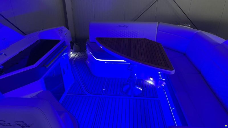 Sea Ray Sundancer 320