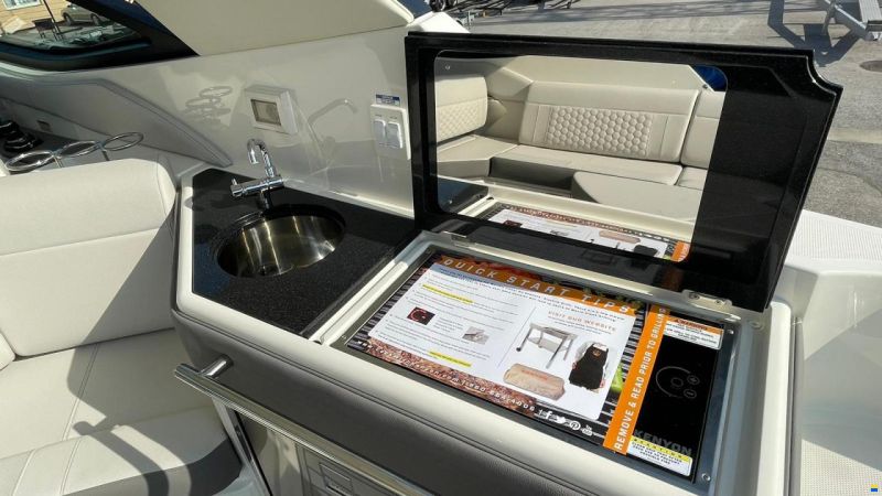 Sea Ray Sundancer 320
