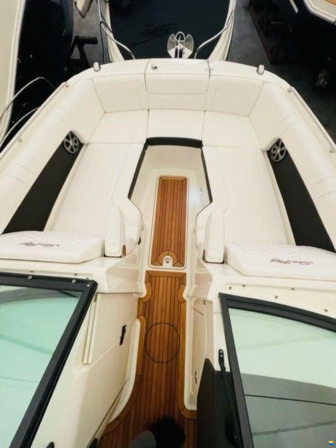 Sea Ray 210 SPX