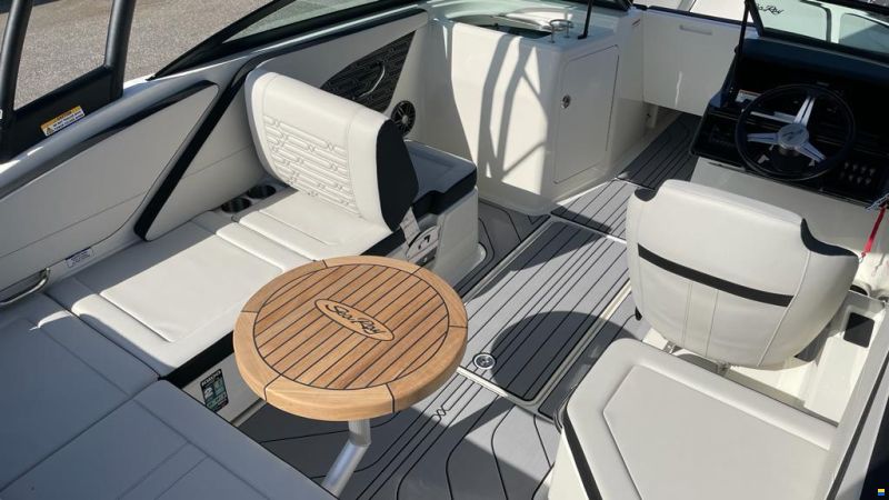 Sea Ray SPX 210