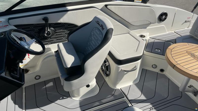 Sea Ray SPX 210