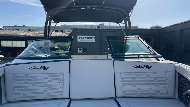 Sea Ray SPX 210