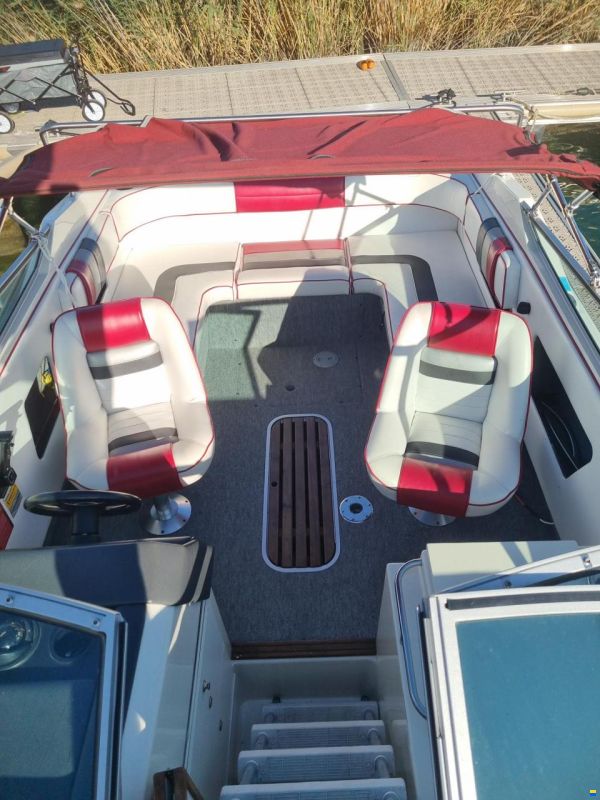 Sea Ray 220 OV
