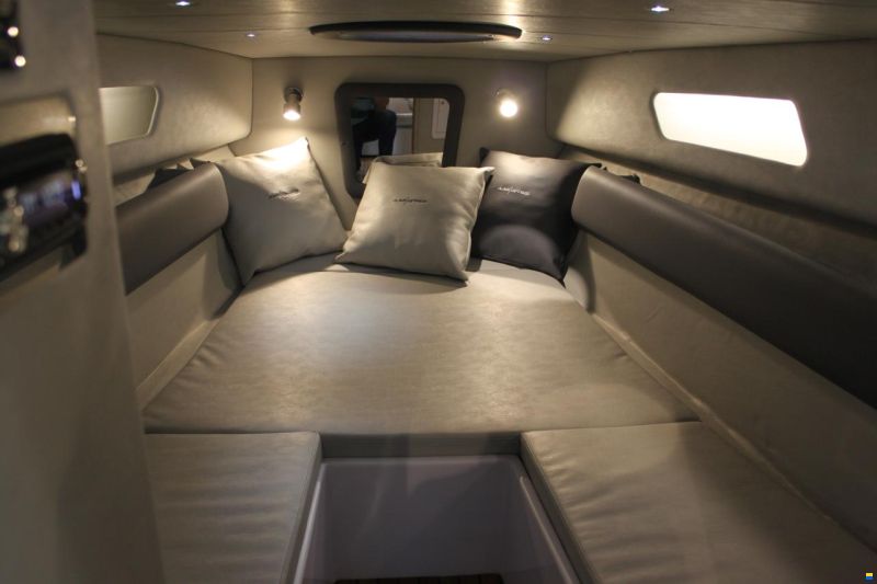 A. Mostes New Venere 255