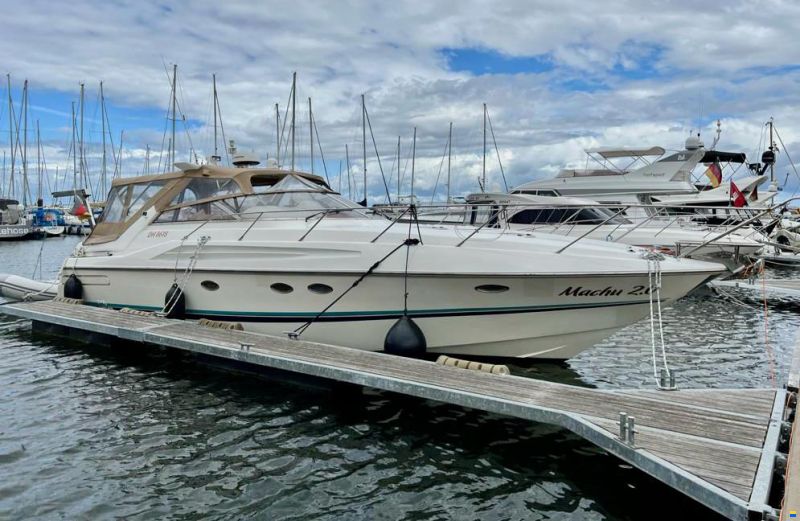 Sunseeker Mustique 42