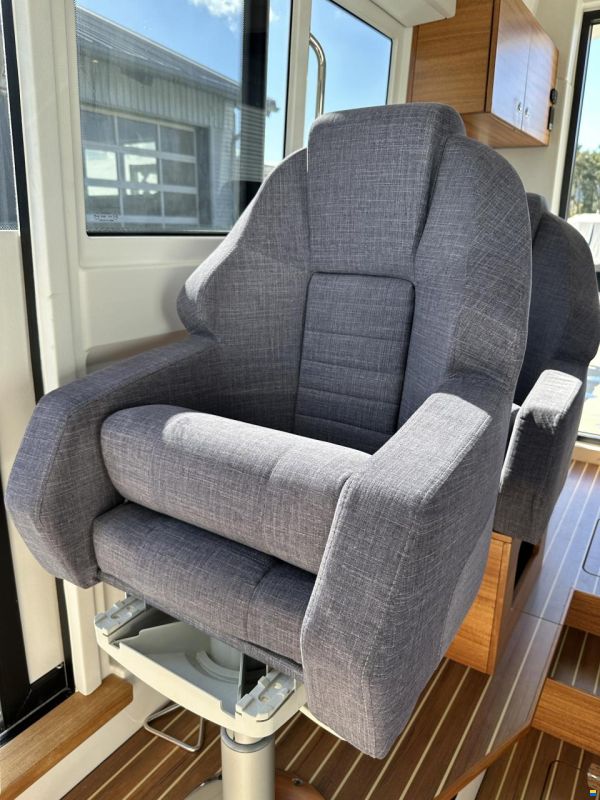 Paragon Yachts 31 Cabin