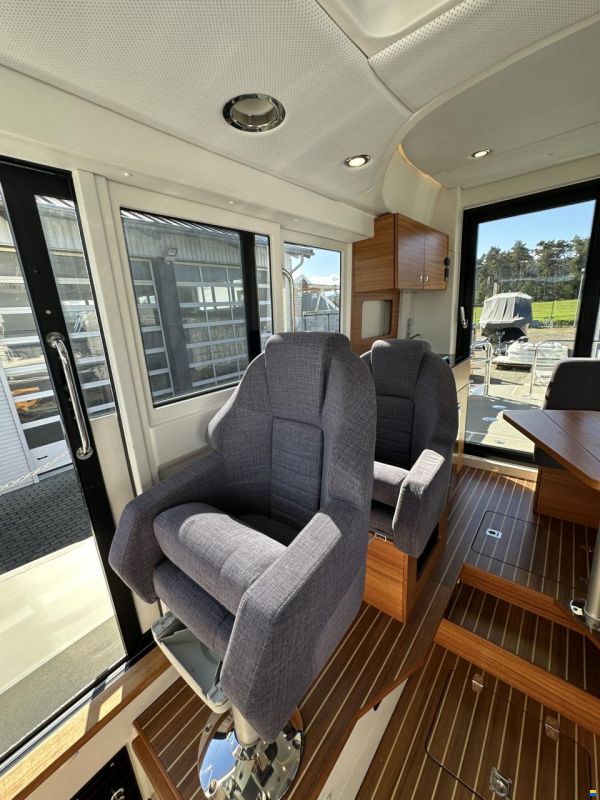 Paragon Yachts 31 Cabin