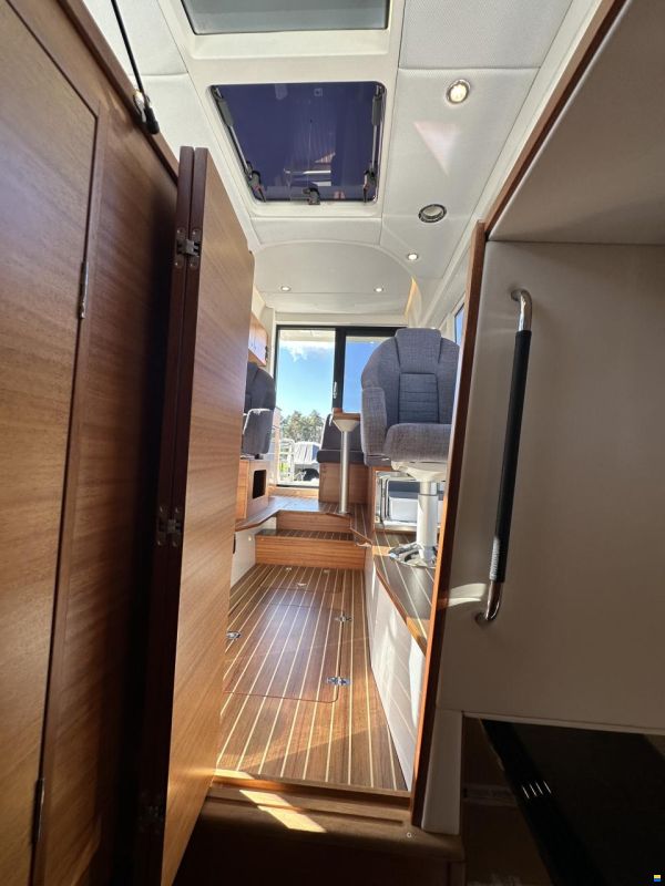 Paragon Yachts 31 Cabin