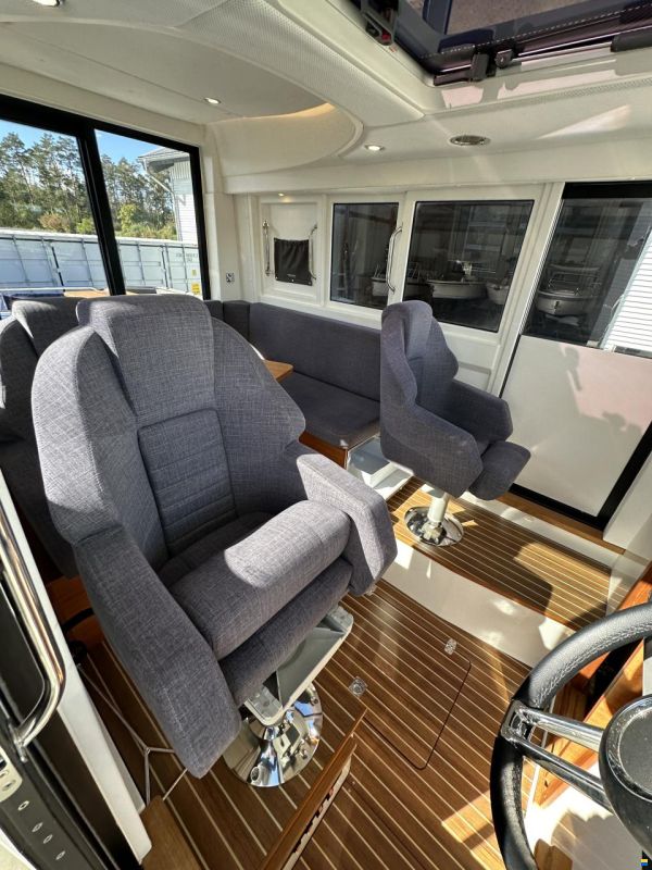 Paragon Yachts 31 Cabin