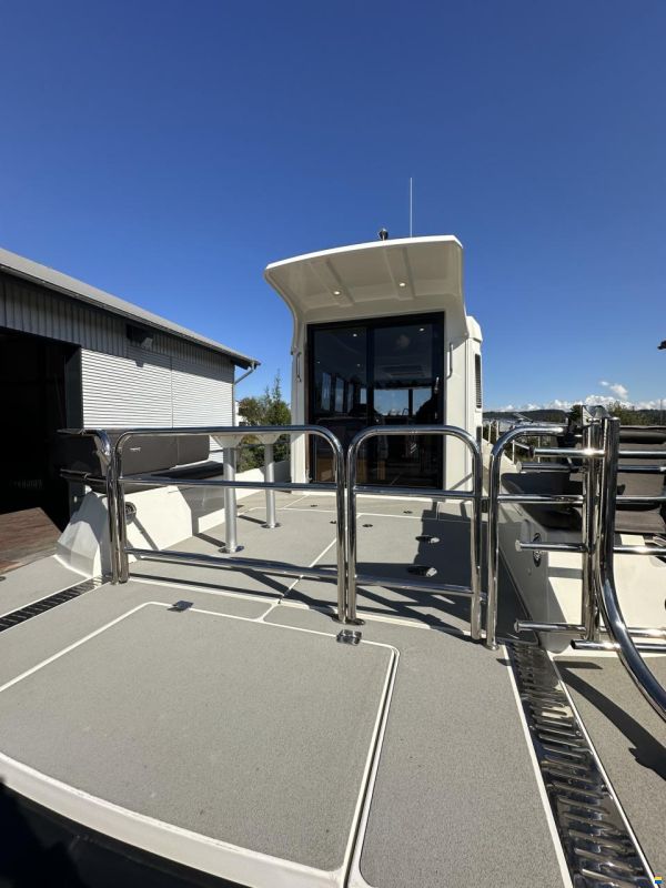 Paragon Yachts 31 Cabin