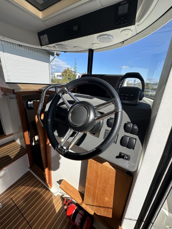 Paragon Yachts 31 Cabin
