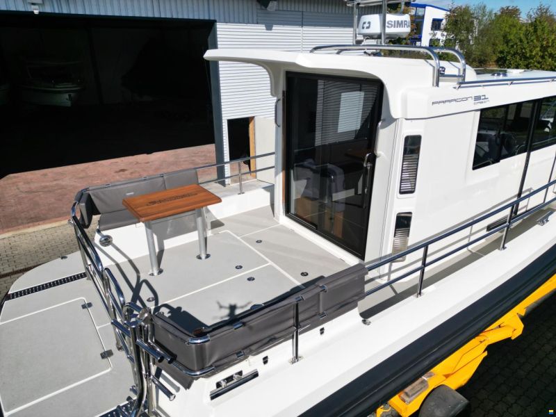 Paragon Yachts 31 Cabin