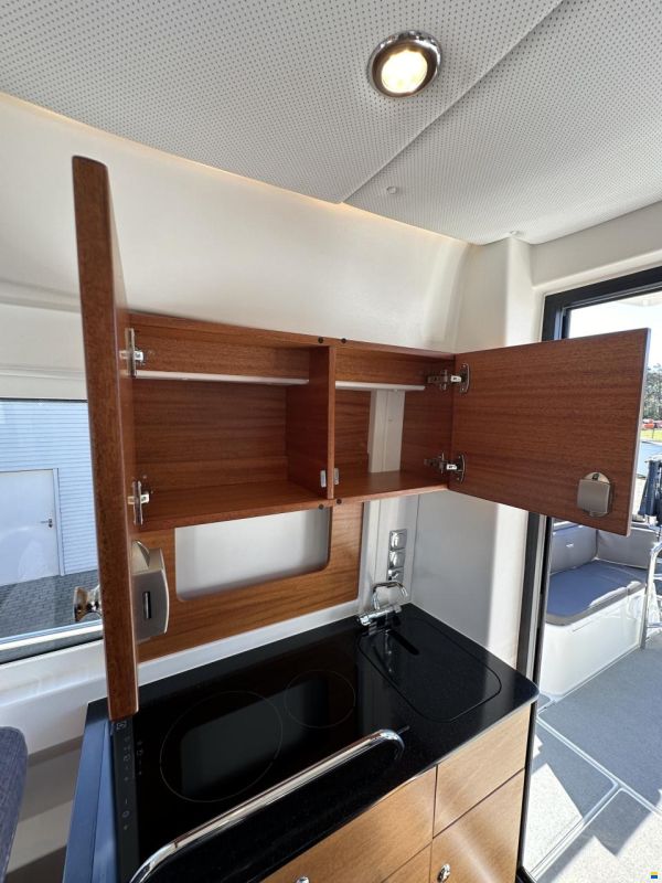 Paragon Yachts 31 Cabin
