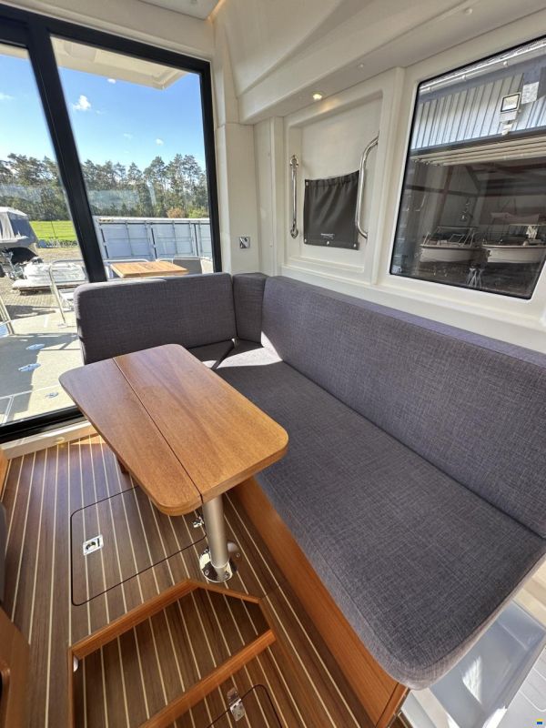 Paragon Yachts 31 Cabin