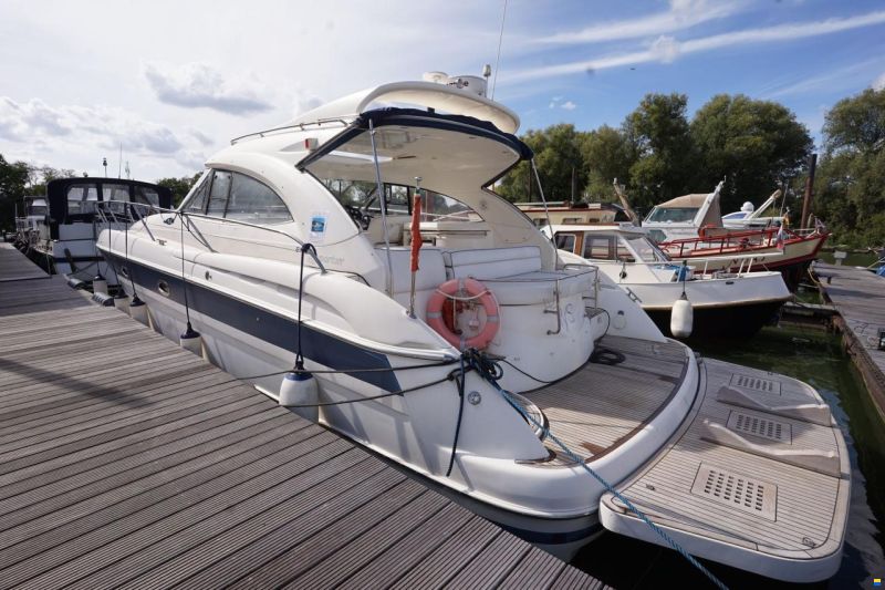 Bavaria 42 HT Sport IPS-500 - Hydraulic Platform