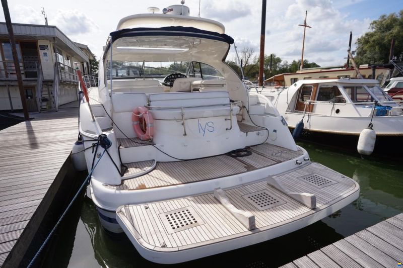 Bavaria 42 HT Sport IPS-500 - Hydraulic Platform