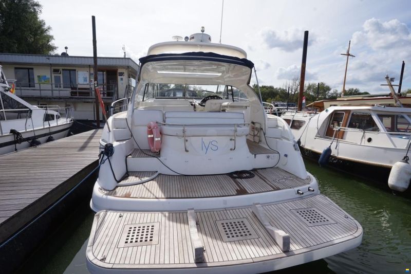 Bavaria 42 HT Sport IPS-500 - Hydraulic Platform