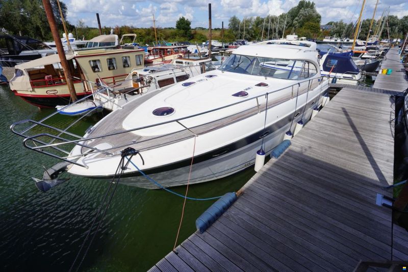 Bavaria 42 HT Sport IPS-500 - Hydraulic Platform