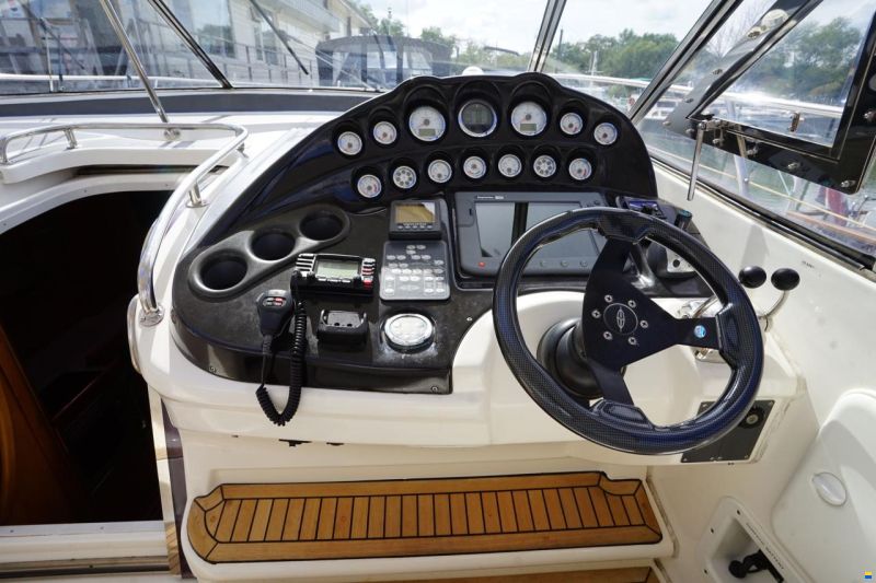Bavaria 42 HT Sport IPS-500 - Hydraulic Platform