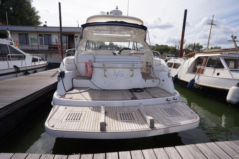 Bavaria 42 HT Sport IPS-500 - Hydraulic Platform