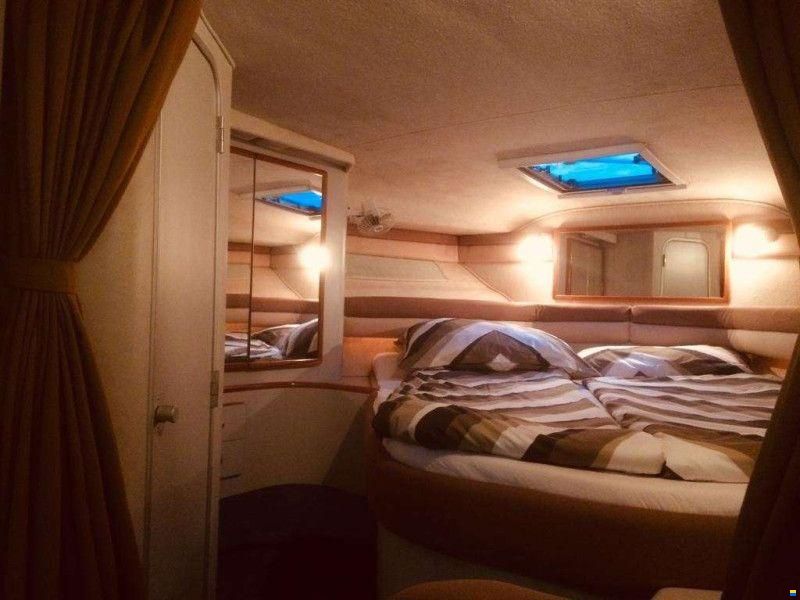 Sea Ray 370