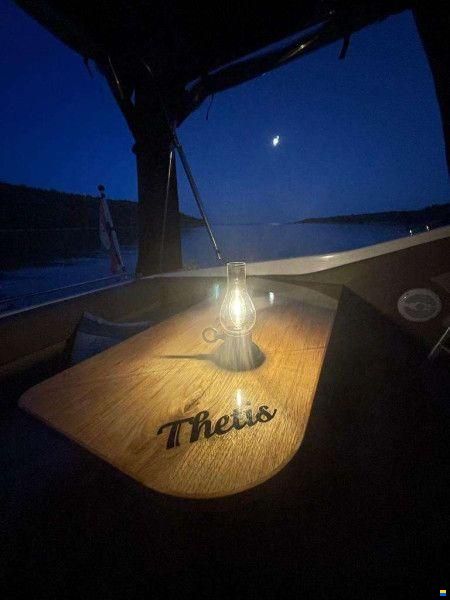 Sea Ray 370