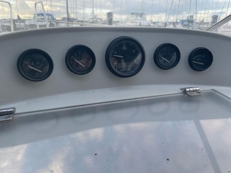 Marex 7100 Sport Cruiser